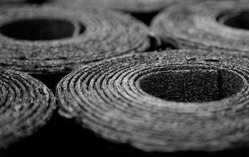 Wood bitumen roof disadvantages